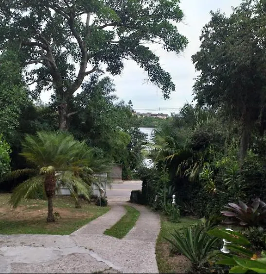 הוילה Florianópolis The Gatehouse בקתה
